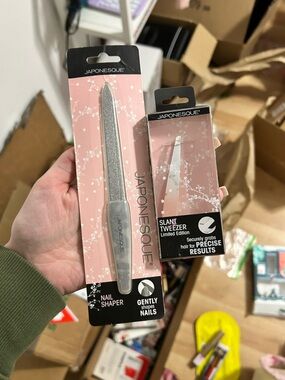 Japonesque Crystal Nail File and Tweezers Set
